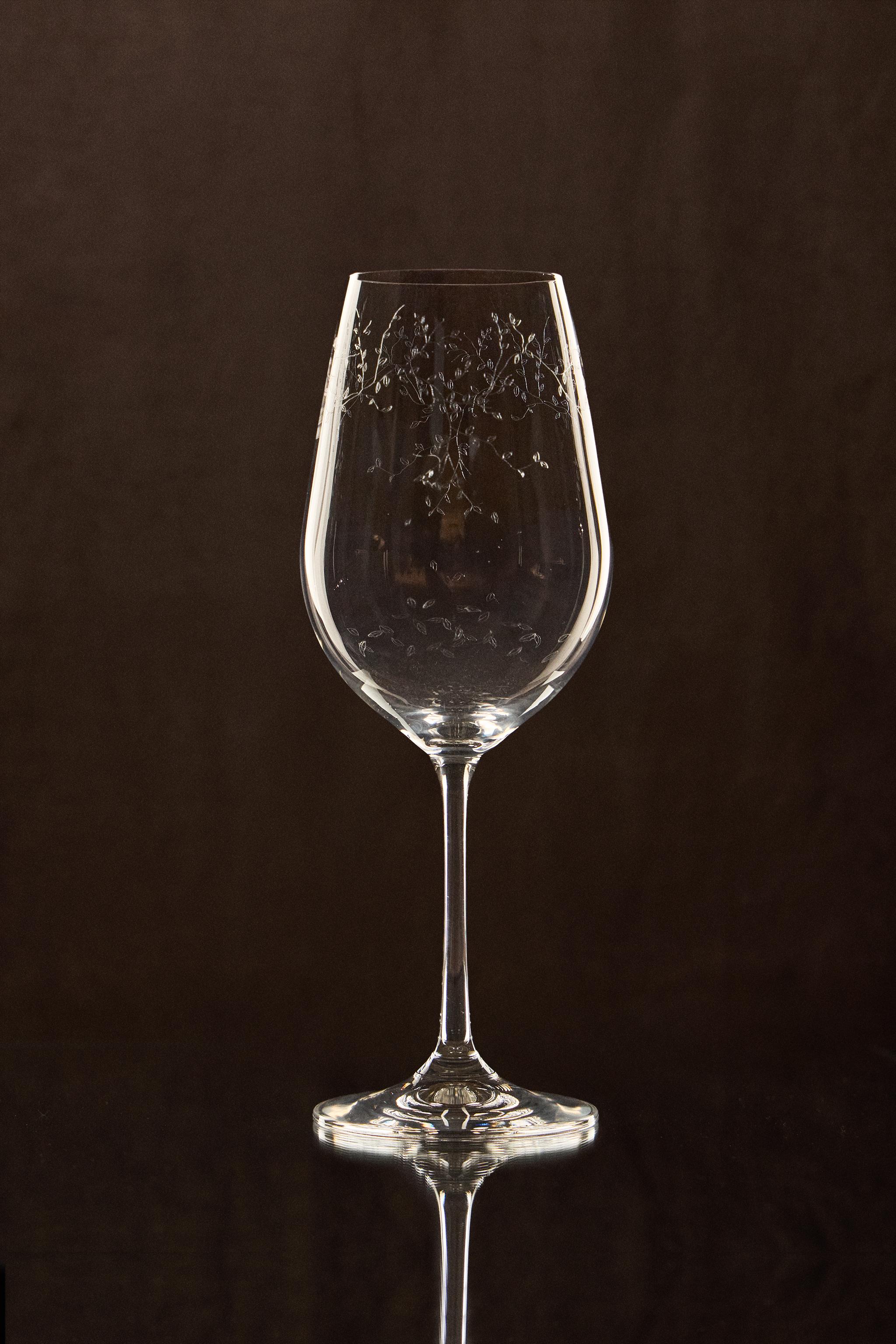 ENGRAVED CHRISTMAS WINE GLASS